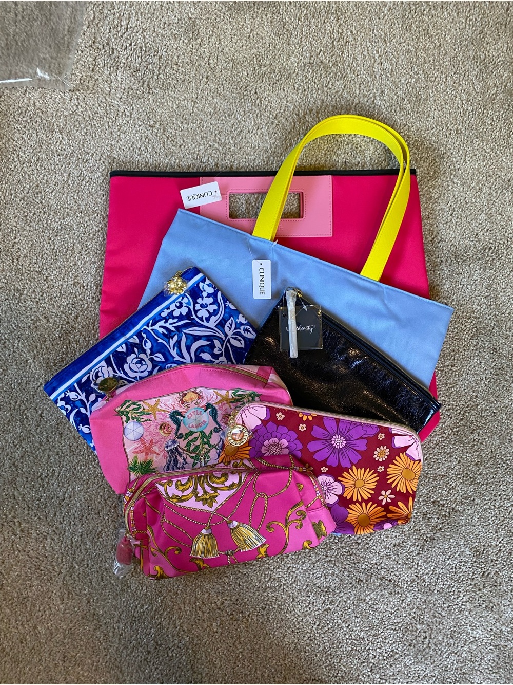 NEW-2 Clinique Tote Bags, 4 Estée Lauder & 1 Ulta MakeupBag,Various Sizes&Colors